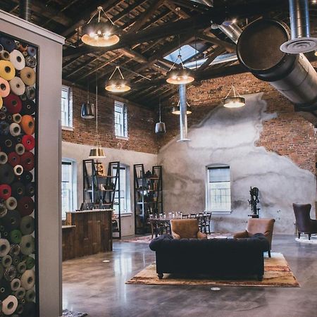 Hotel Millwright Amana Bagian luar foto