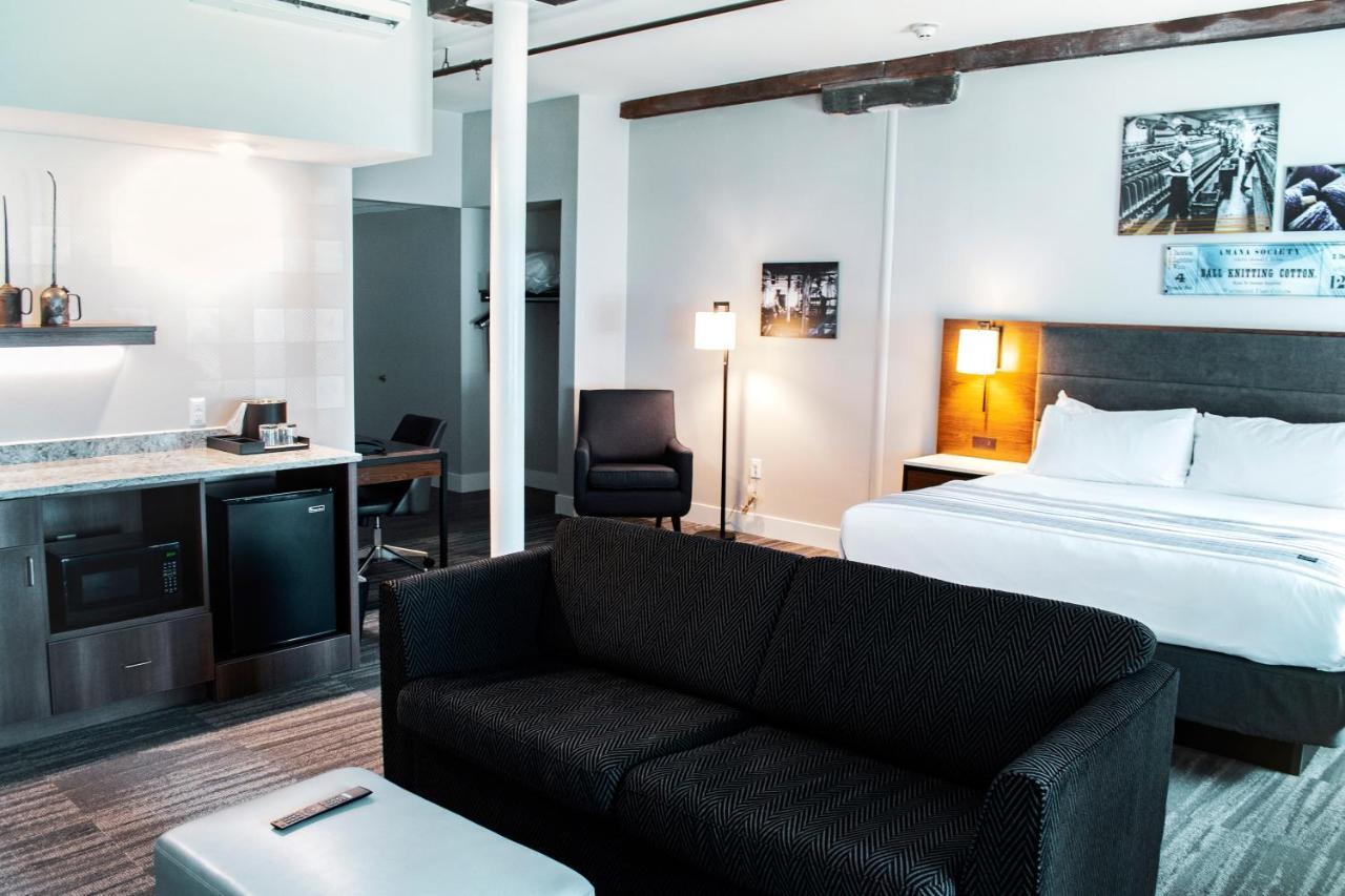 Hotel Millwright Amana Bagian luar foto