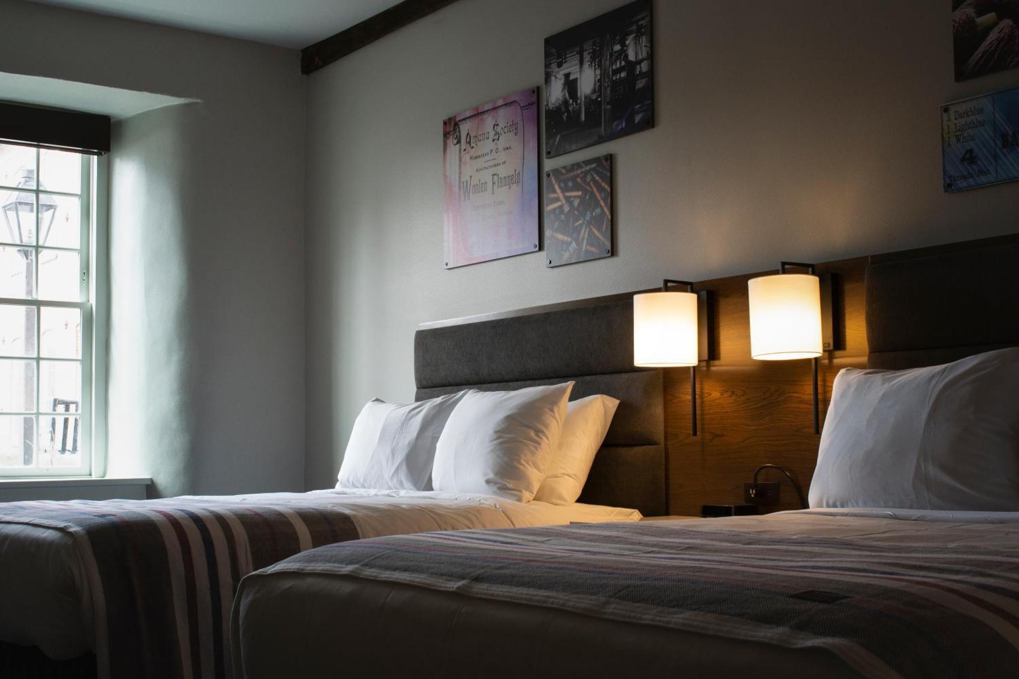 Hotel Millwright Amana Bagian luar foto