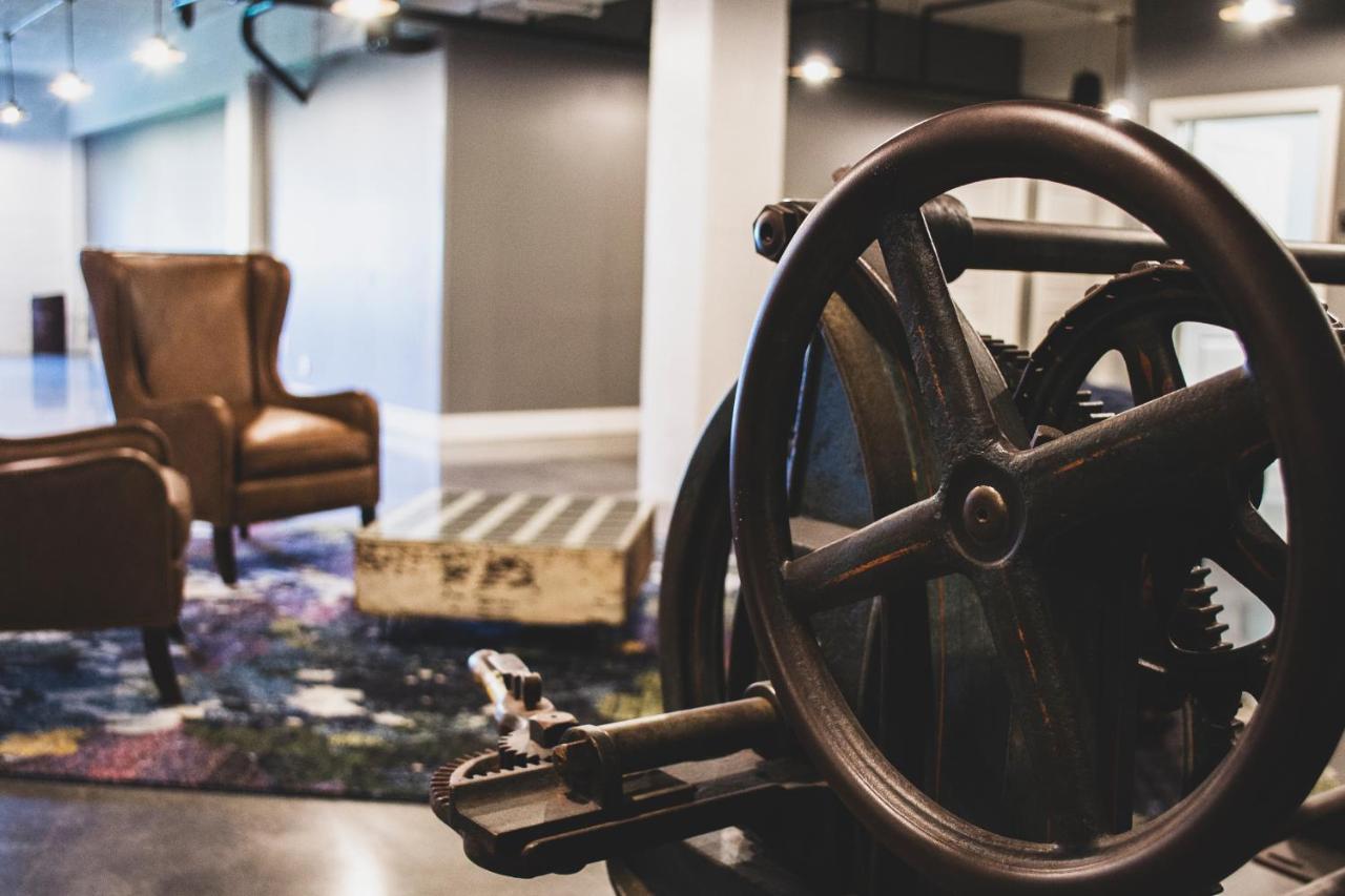 Hotel Millwright Amana Bagian luar foto