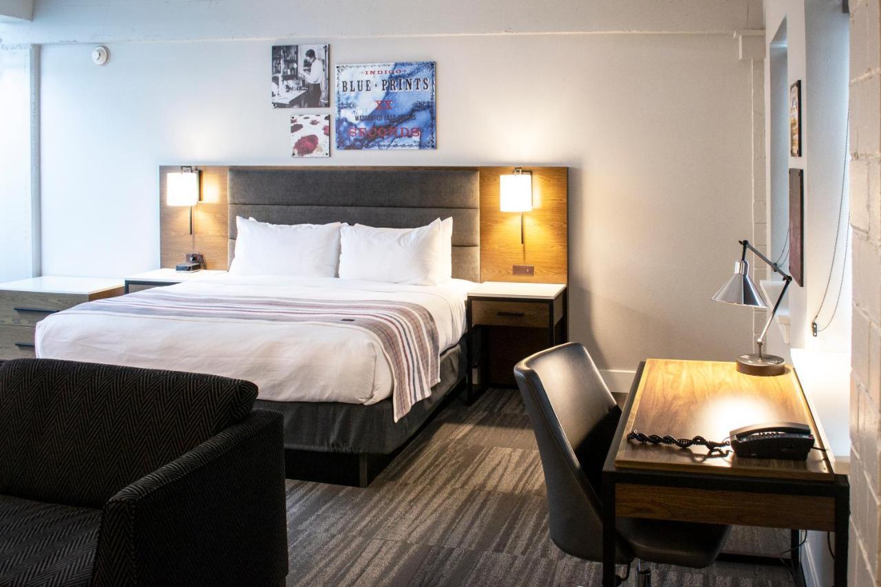 Hotel Millwright Amana Bagian luar foto