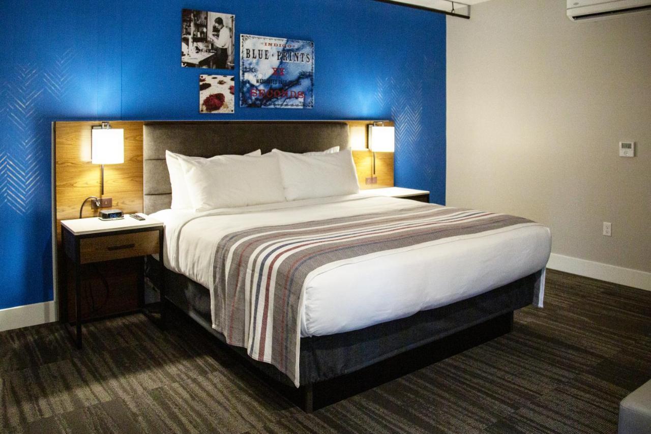 Hotel Millwright Amana Bagian luar foto