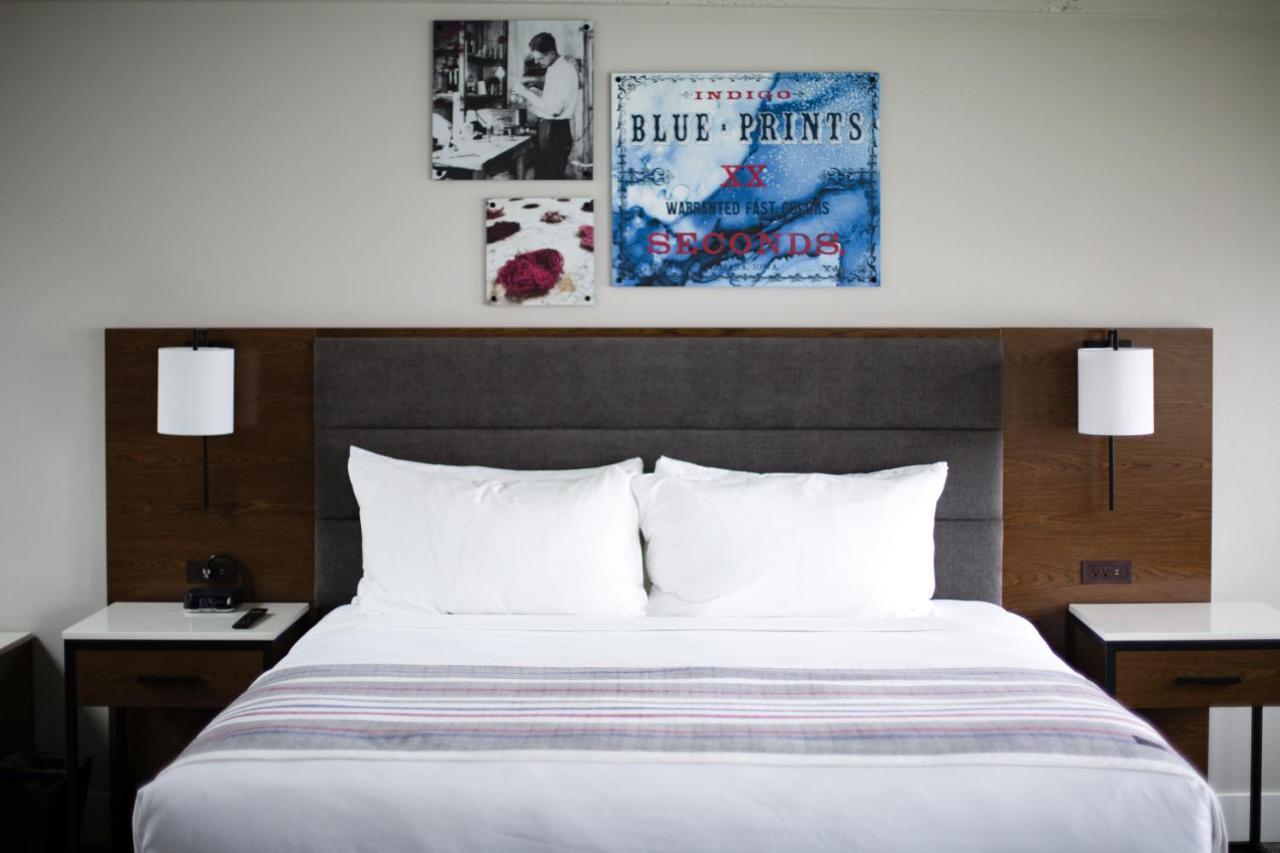 Hotel Millwright Amana Bagian luar foto