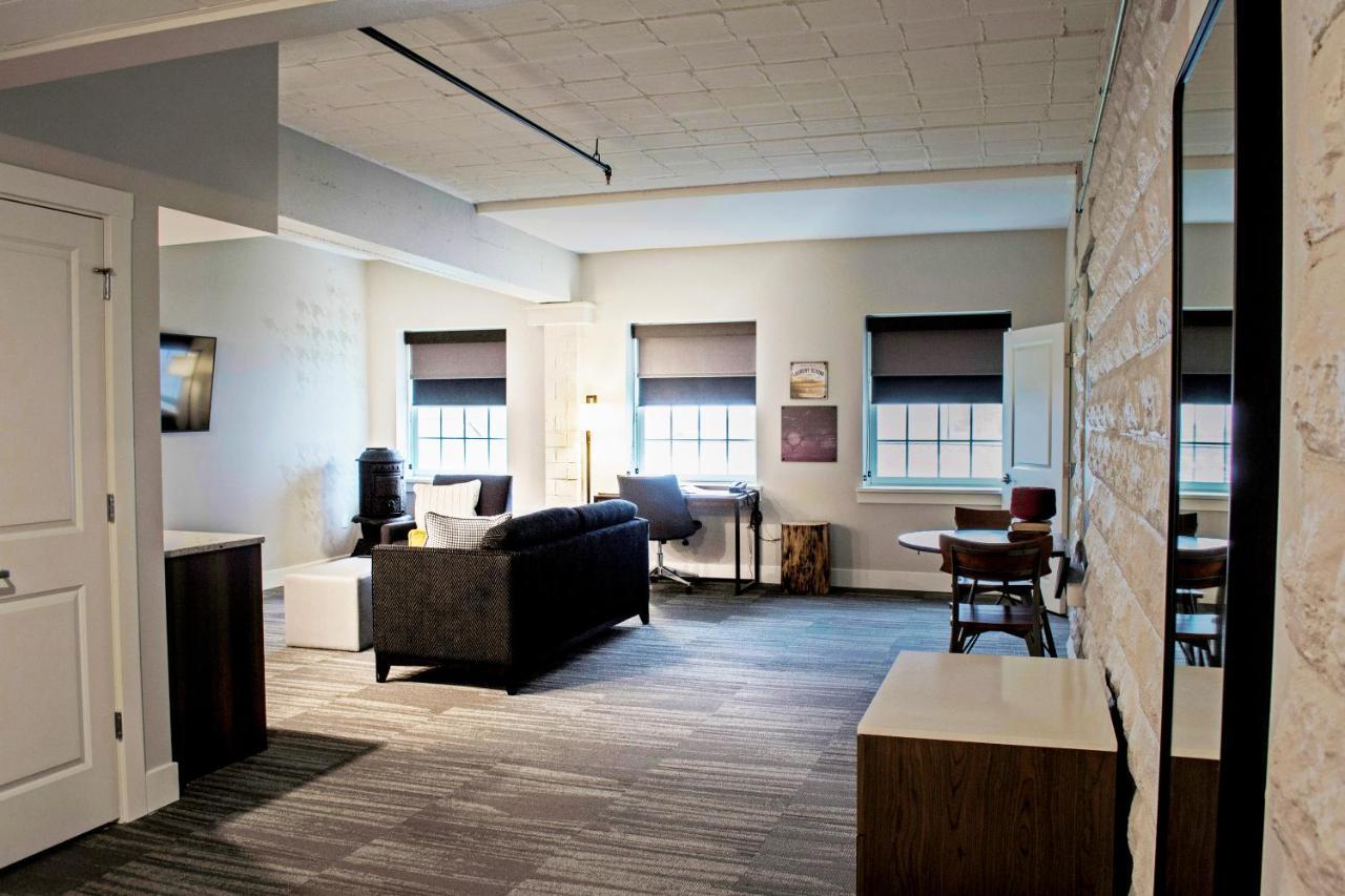Hotel Millwright Amana Bagian luar foto