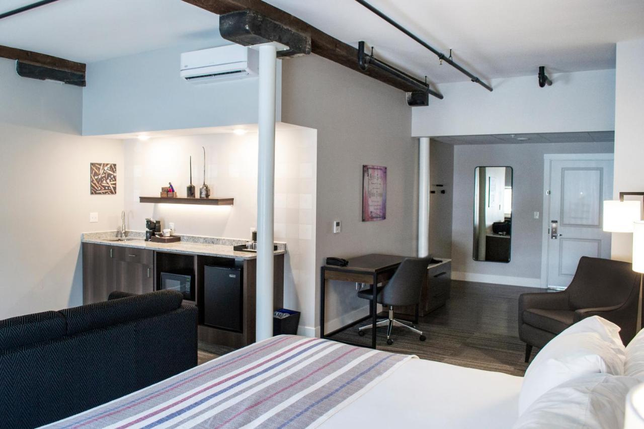 Hotel Millwright Amana Bagian luar foto