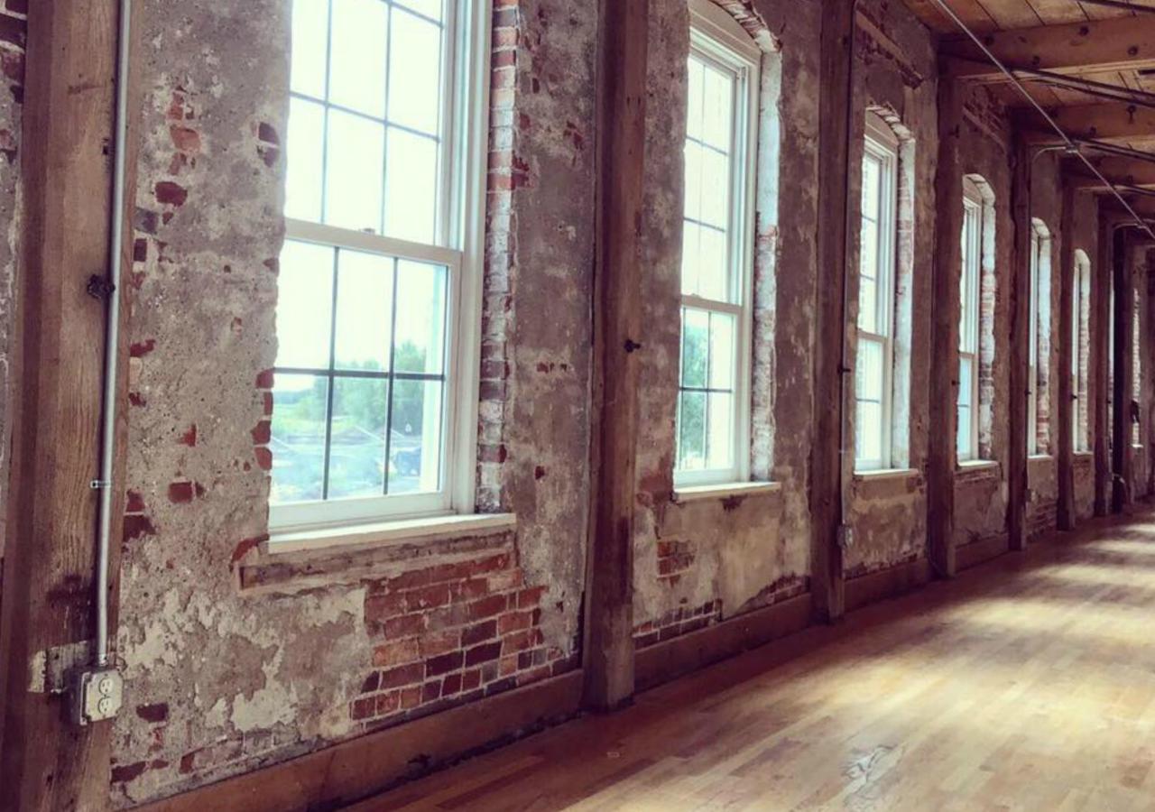 Hotel Millwright Amana Bagian luar foto